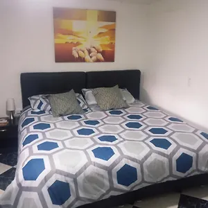 Otel Mendoza Boutique - Cerca Aeropuerto El Dorado, Bogotá